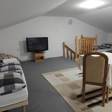 Naty Apartman Haniska Extérieur photo
