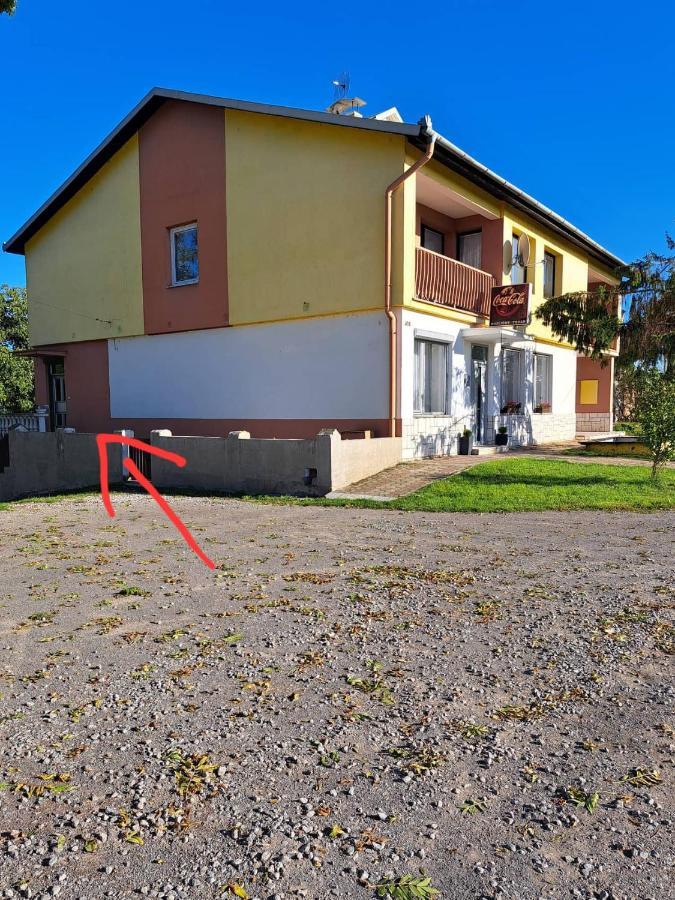 Naty Apartman Haniska Extérieur photo
