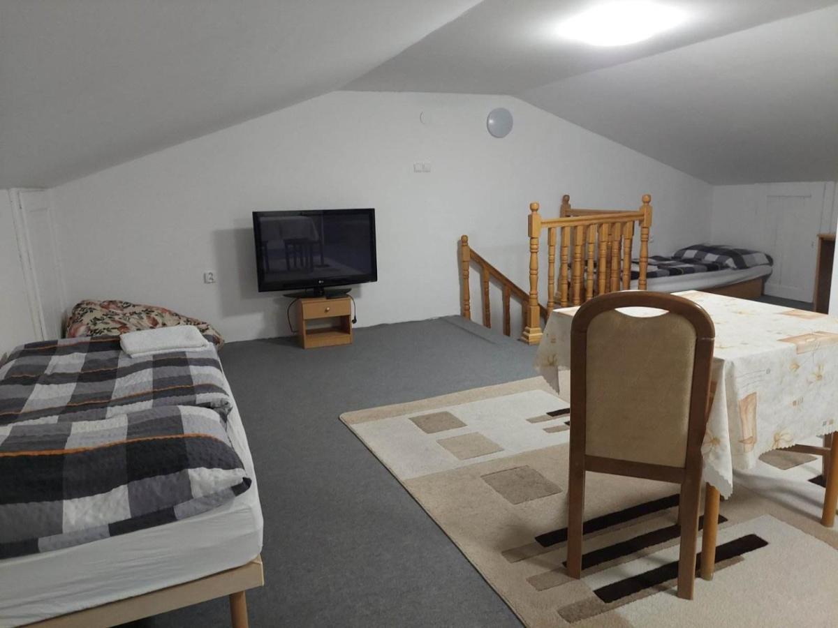 Naty Apartman Haniska Extérieur photo